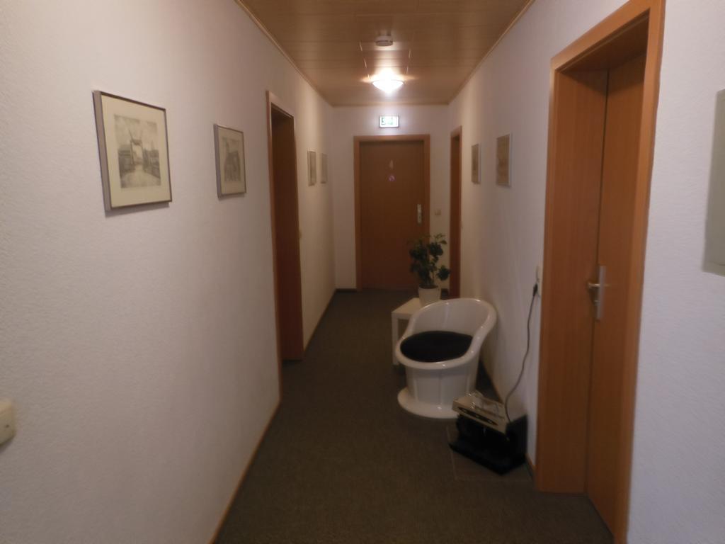 Café&Pension Am Brunnen Parchim Extérieur photo